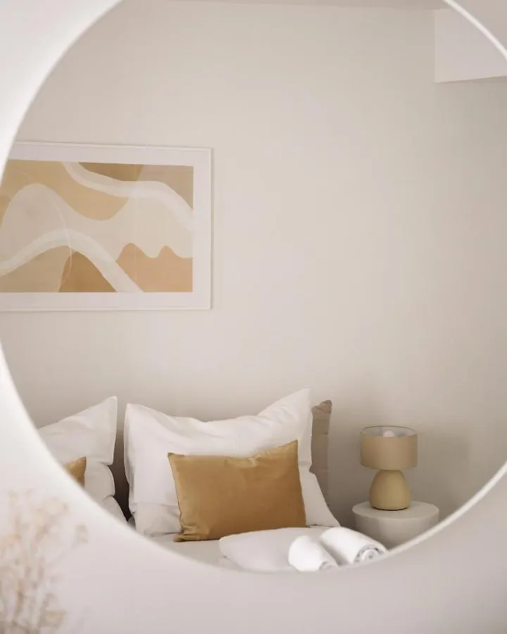Stylish & Modern Apartment - Private Garden & Free Parking Vienna