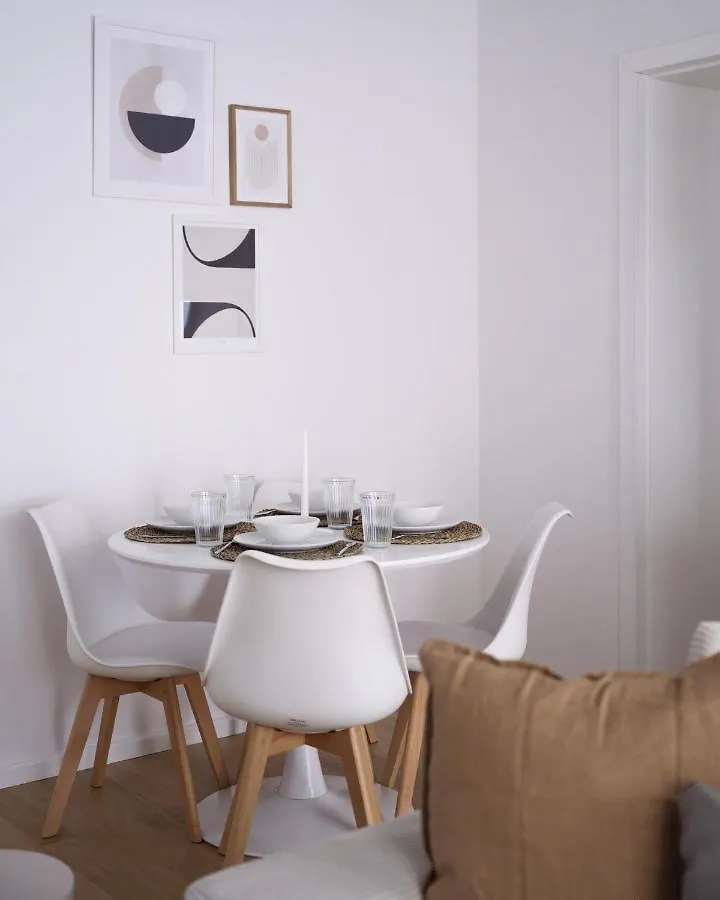 Stylish & Modern Apartment - Private Garden & Free Parking Vienna Austria