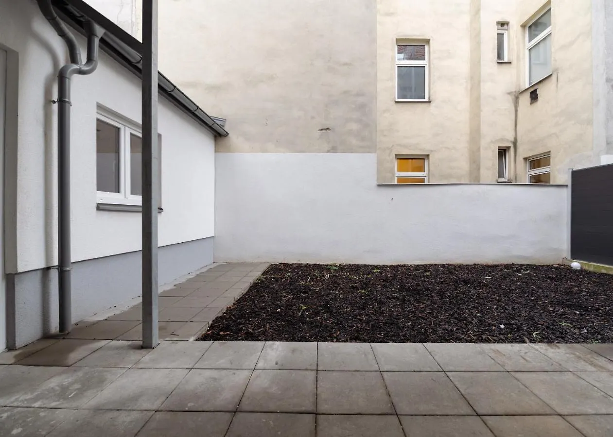 Stylish & Modern Apartment - Private Garden & Free Parking Vienna