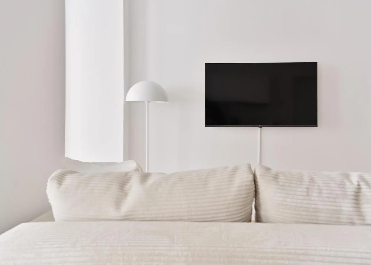 Stylish & Modern Apartment - Private Garden & Free Parking Vienna Austria