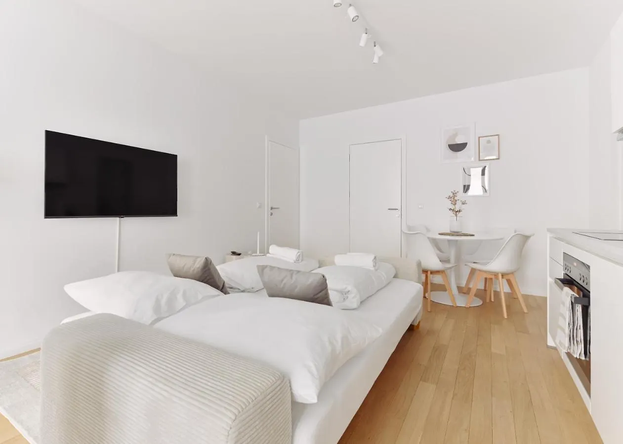 Stylish & Modern Apartment - Private Garden & Free Parking Vienna