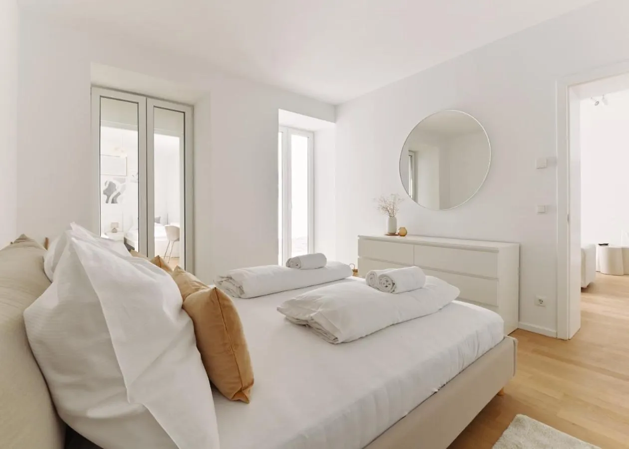 Stylish & Modern Apartment - Private Garden & Free Parking Vienna