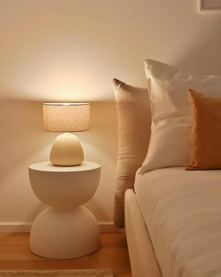 Stylish & Modern Apartment - Private Garden & Free Parking Vienna